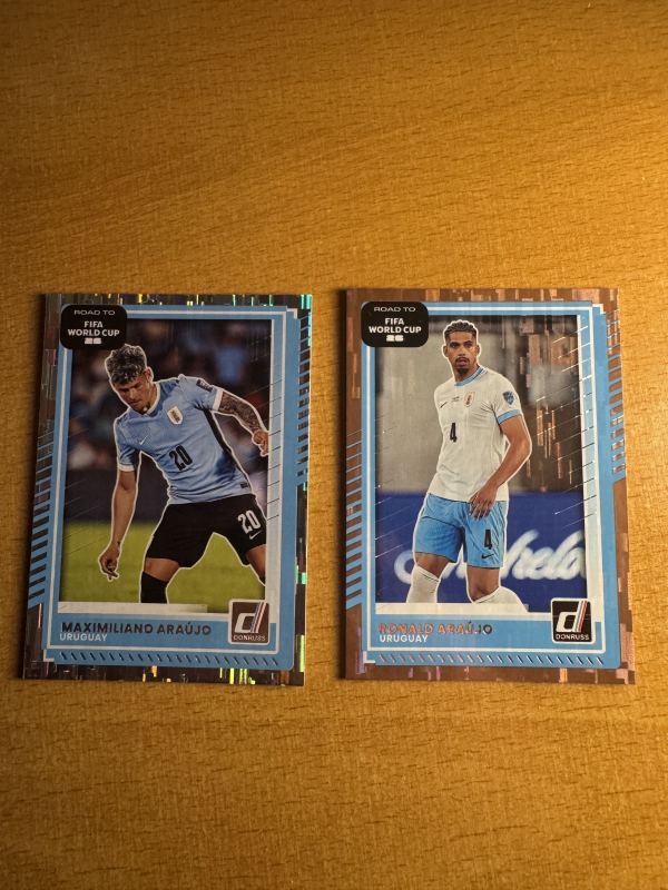 Cartes panini 2 joueurs Araujo Uruguay